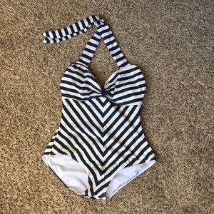 Adorable Vintage Style Pinup Swimsuit